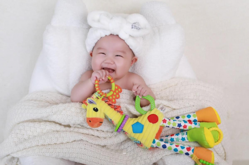 阿勒泰宝宝眼眶发红